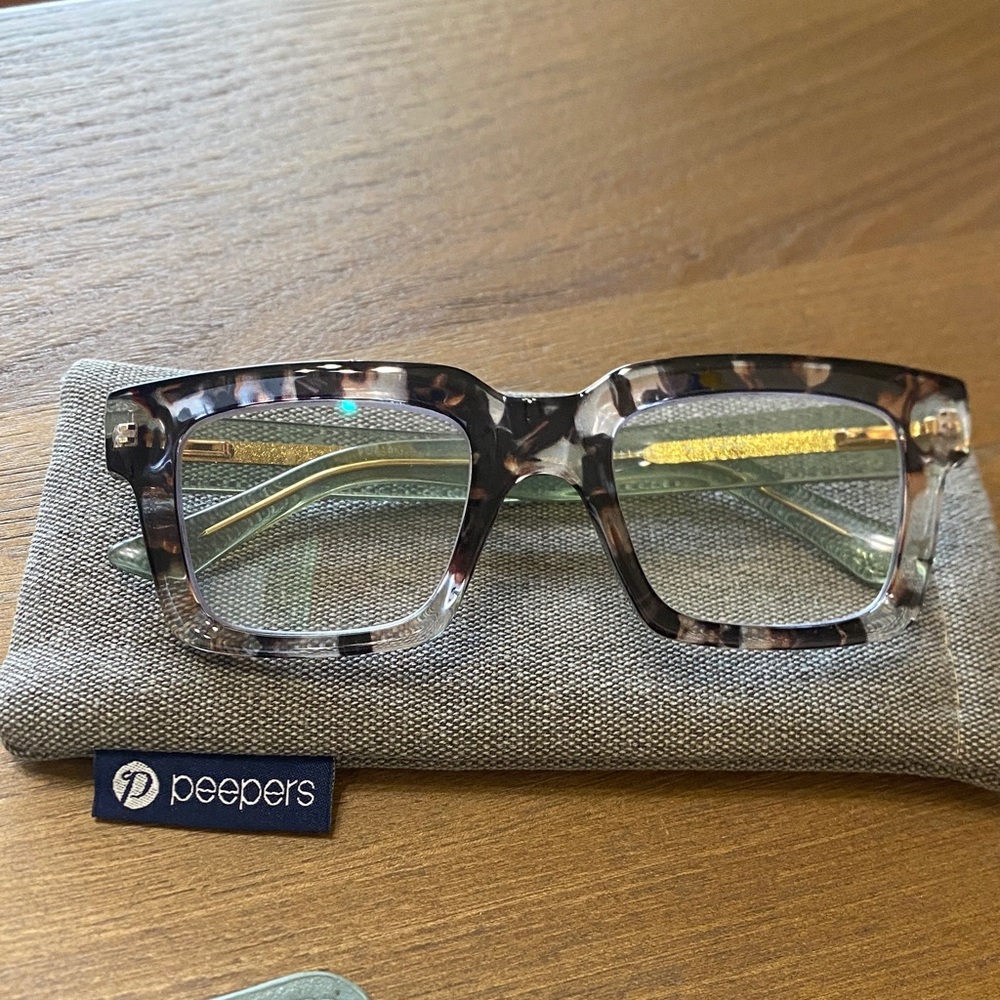 Peepers Spotlight Tortoise Shell Square Glasses
